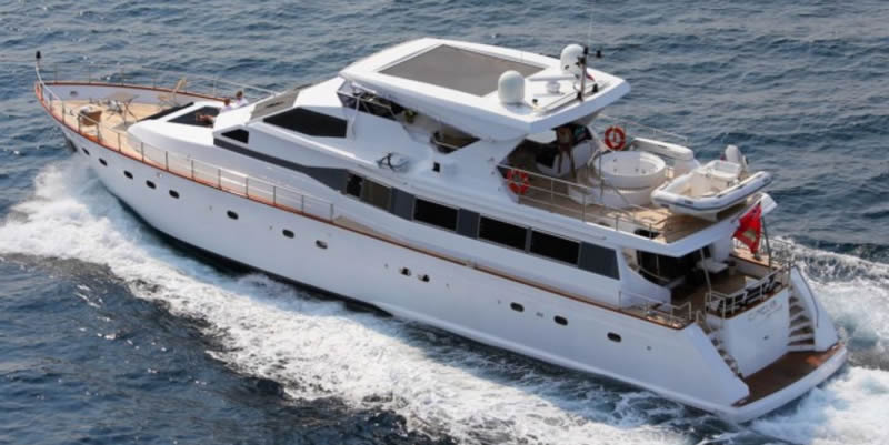 Louez votre yacht pour vos évenement Azimut 88 au départ de Nice, cannes et Monaco