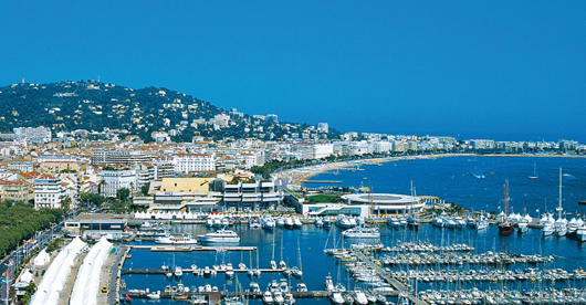 location de bateau, yacht de luxe au départ de Cannes Alpes maritimes