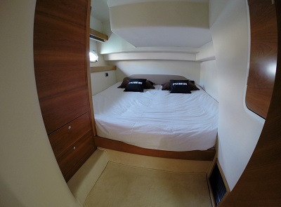 Location bateau Azimut 42 avec skipper au départ de Saint-Laurent-du-var, Nice et Cannes Alpes maritimes