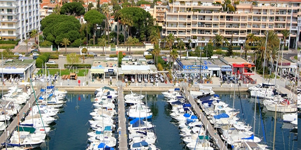 Location bateaux semi-rigide, bateaux moteur au départ de Golfe-Juan Alpes maritimes